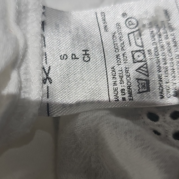 Old Navy Split Neck Eyelet Gauze Blouse Long sleeves white size small - Picture 11 of 11